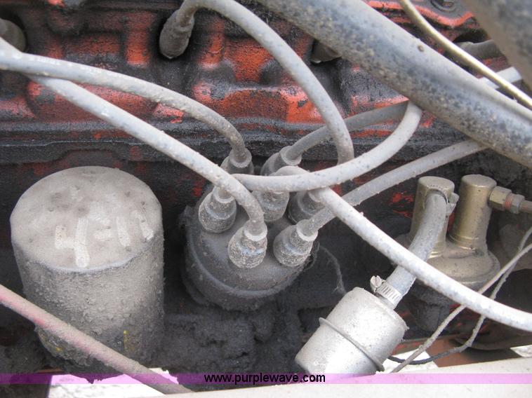 image for item H8652 1981 Hesston 6550 self-propelled windrower