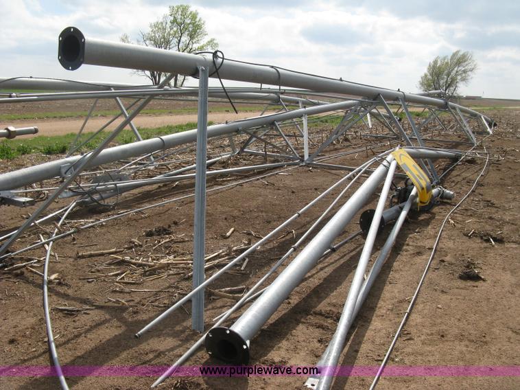 image for item H8665 2014 T-L irrigation system pivot