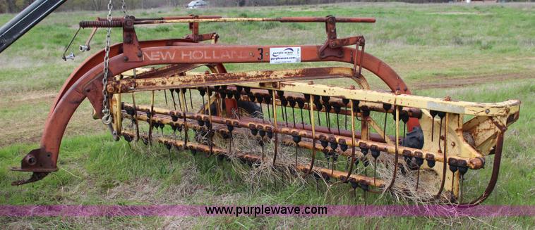 image for item I1738 New Holland 258 hay rake