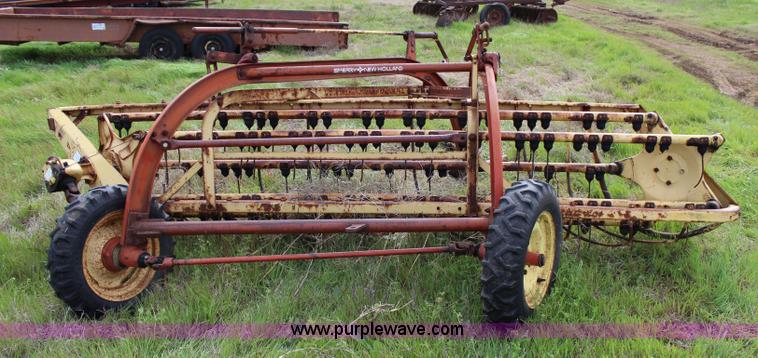 image for item I1738 New Holland 258 hay rake