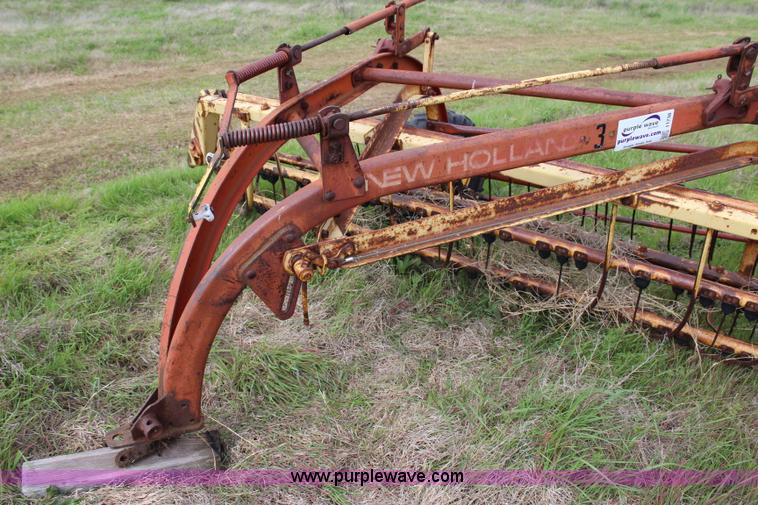 image for item I1738 New Holland 258 hay rake
