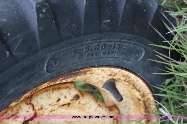 image for item I1738 New Holland 258 hay rake