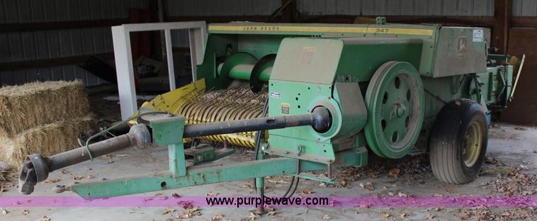 image for item I1741 1985 John Deere 347 small square baler