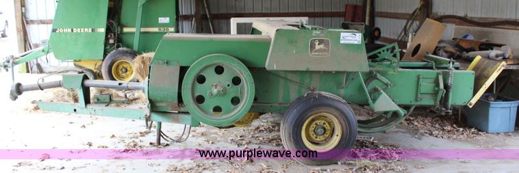 image for item I1741 1985 John Deere 347 small square baler