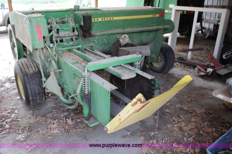 image for item I1741 1985 John Deere 347 small square baler