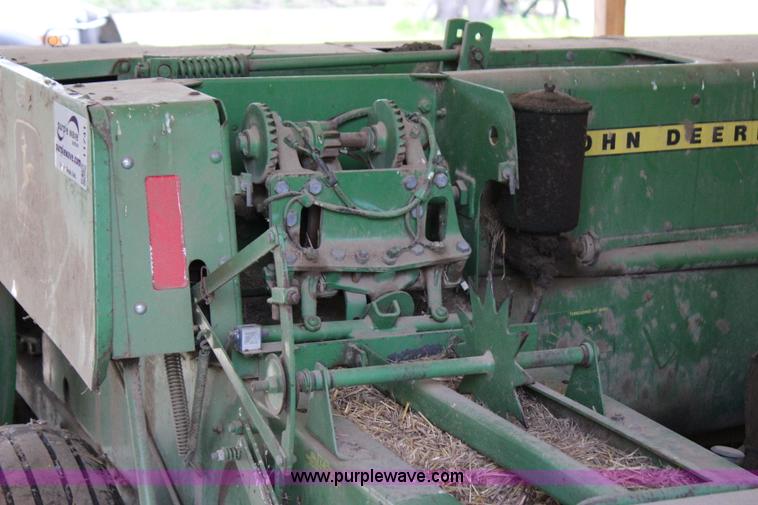 image for item I1741 1985 John Deere 347 small square baler