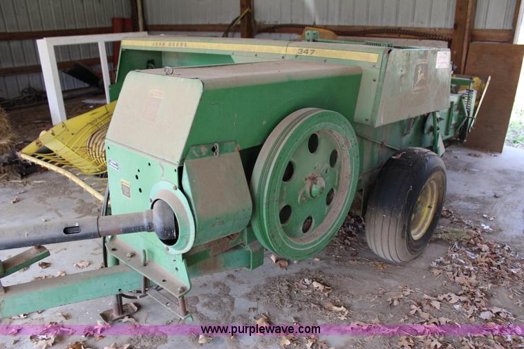 image for item I1741 1985 John Deere 347 small square baler