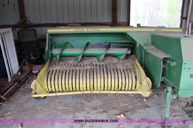 image for item I1741 1985 John Deere 347 small square baler