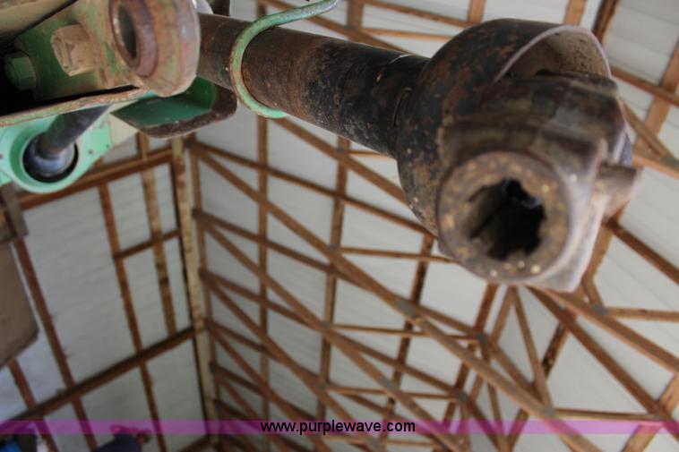 image for item I1741 1985 John Deere 347 small square baler