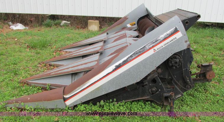 image for item I3051 Allis Chalmers 438A corn head