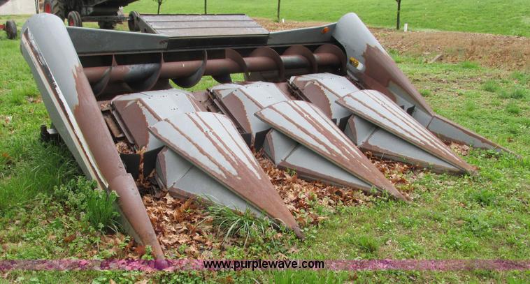 image for item I3051 Allis Chalmers 438A corn head