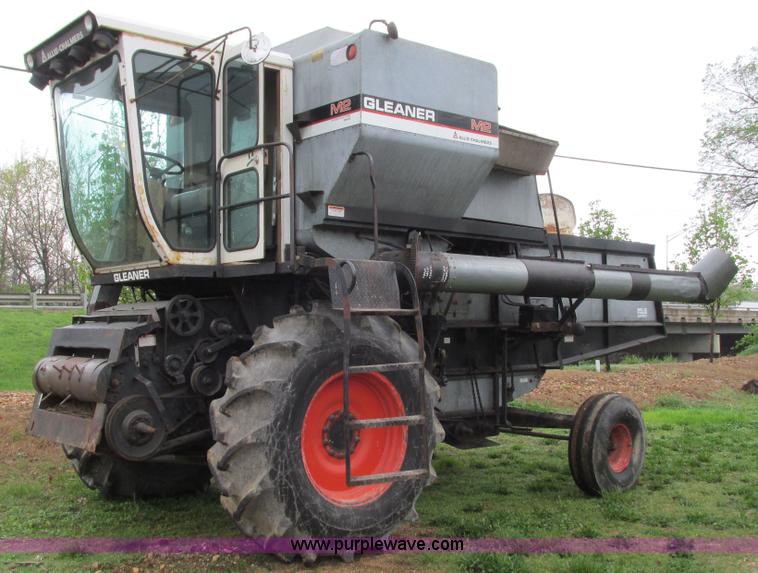 image for item I3052 1979 Gleaner M2 combine