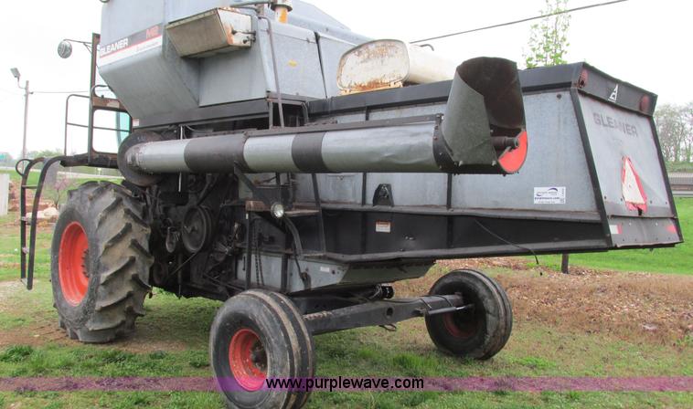 image for item I3052 1979 Gleaner M2 combine
