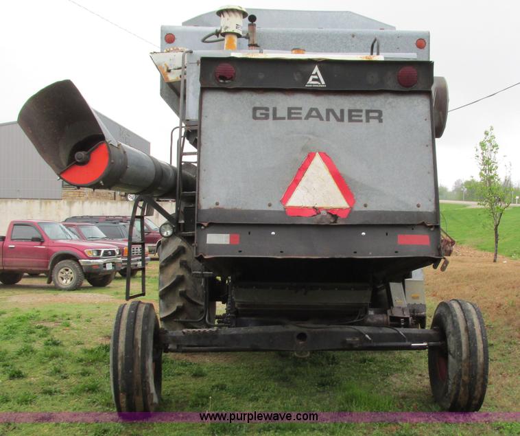 image for item I3052 1979 Gleaner M2 combine