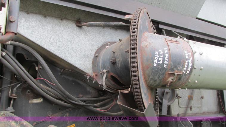 image for item I3052 1979 Gleaner M2 combine