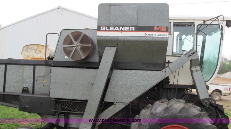 image for item I3052 1979 Gleaner M2 combine