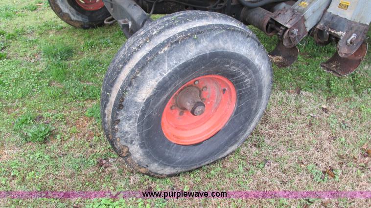image for item I3052 1979 Gleaner M2 combine