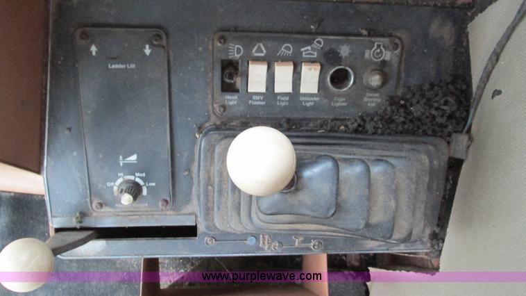 image for item I3052 1979 Gleaner M2 combine