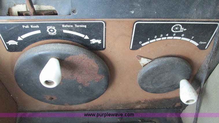 image for item I3052 1979 Gleaner M2 combine