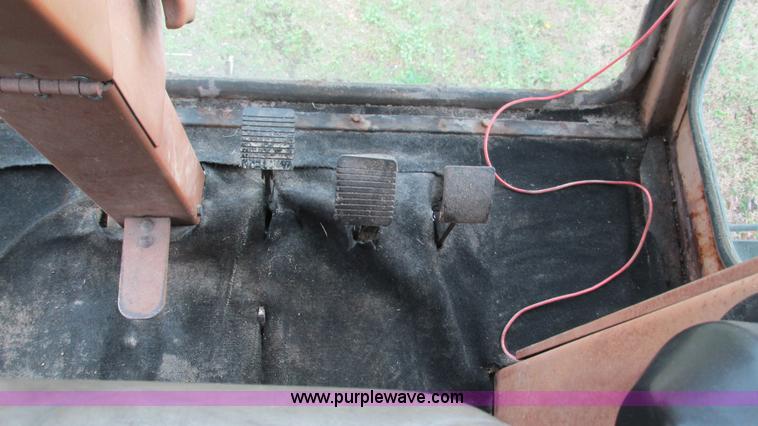 image for item I3052 1979 Gleaner M2 combine