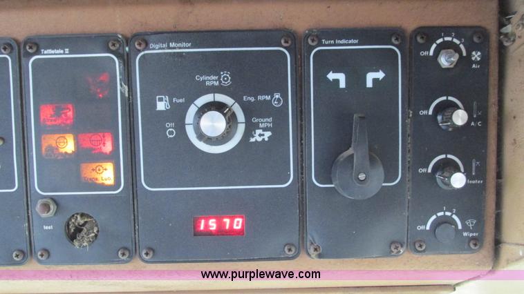 image for item I3052 1979 Gleaner M2 combine