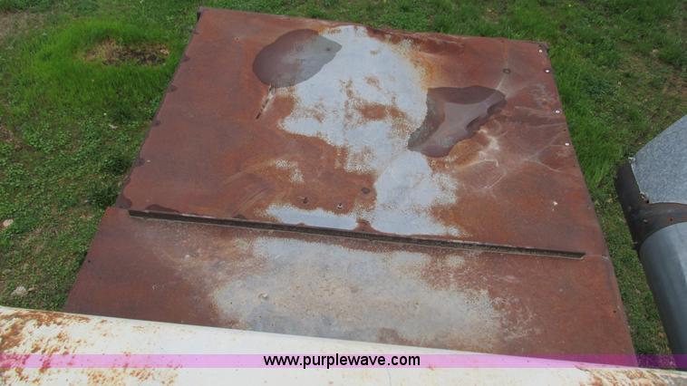 image for item I3052 1979 Gleaner M2 combine