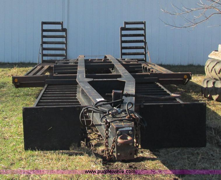 image for item I3751 1994 Mid-america combine/sprayer trailer