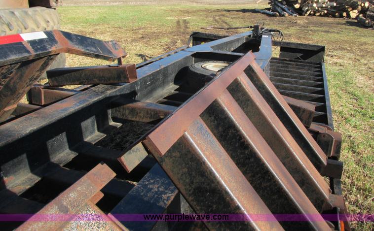 image for item I3751 1994 Mid-america combine/sprayer trailer