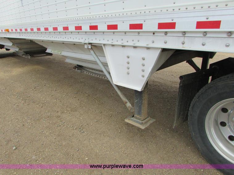 image for item I6501 2000 Wilson DWH-400C Commander double hopper grain trailer