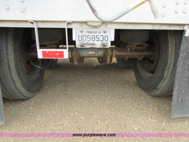 image for item I6501 2000 Wilson DWH-400C Commander double hopper grain trailer