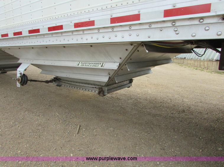 image for item I6501 2000 Wilson DWH-400C Commander double hopper grain trailer
