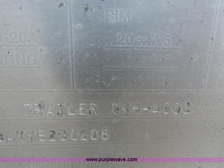 image for item I6501 2000 Wilson DWH-400C Commander double hopper grain trailer