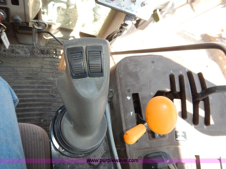 image for item J3970 2005 John Deere 6615 tractor