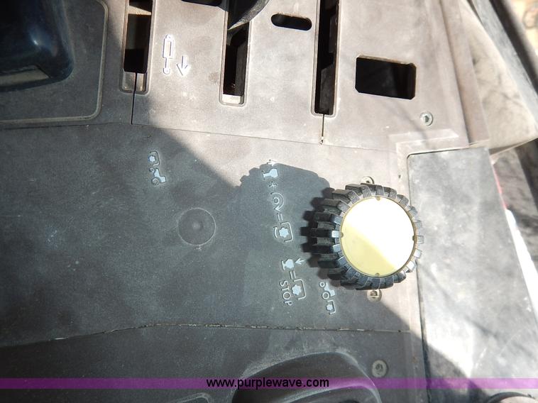 image for item J3970 2005 John Deere 6615 tractor