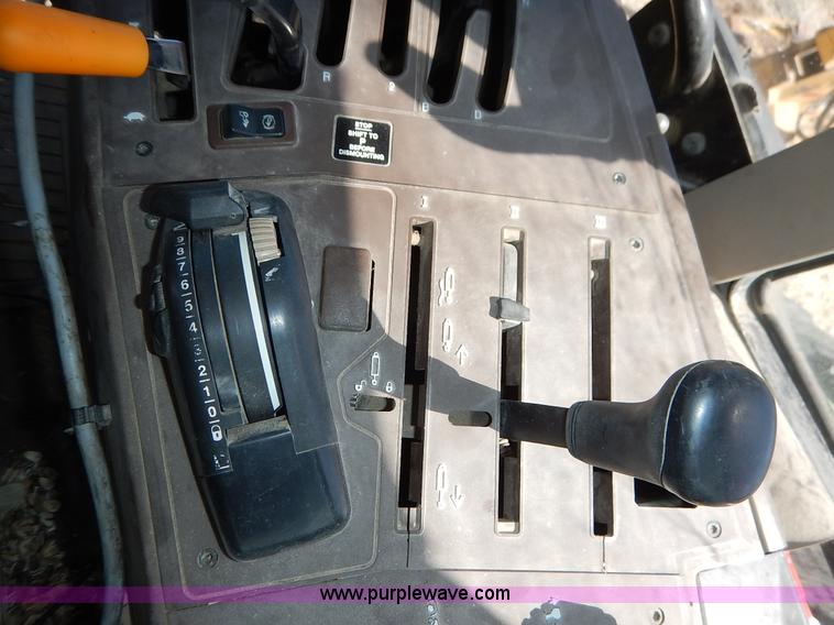 image for item J3970 2005 John Deere 6615 tractor