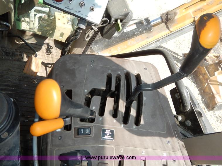 image for item J3970 2005 John Deere 6615 tractor