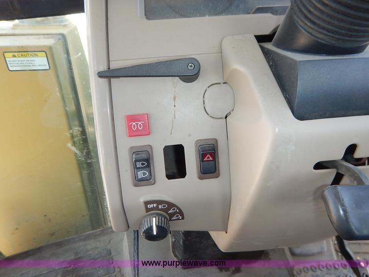 image for item J3970 2005 John Deere 6615 tractor