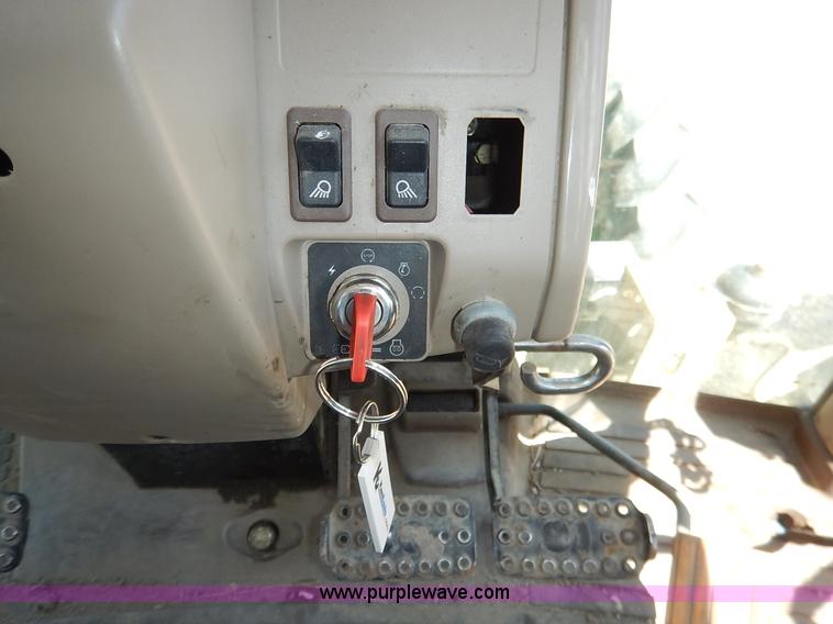 image for item J3970 2005 John Deere 6615 tractor