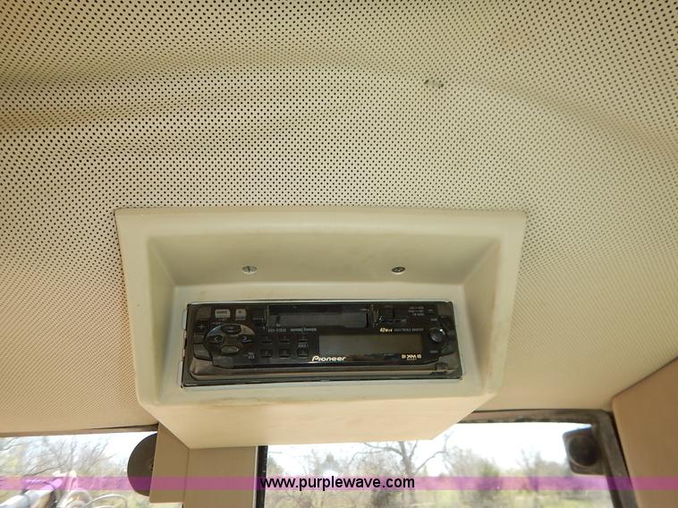 image for item J3970 2005 John Deere 6615 tractor