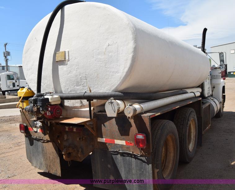 image for item J6657 1985 Mack water tanker truck