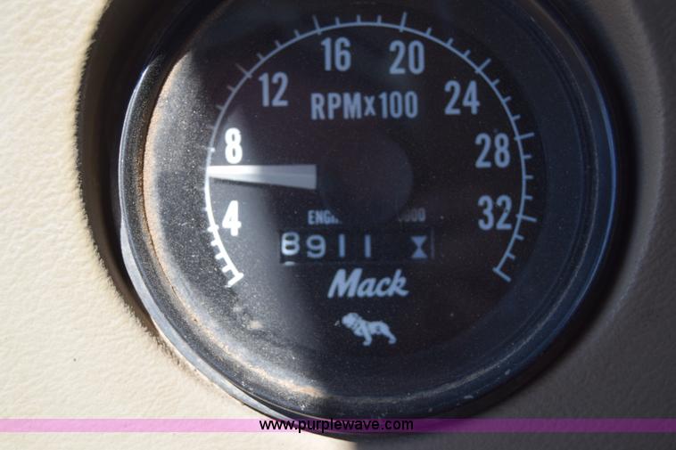 image for item J6657 1985 Mack water tanker truck