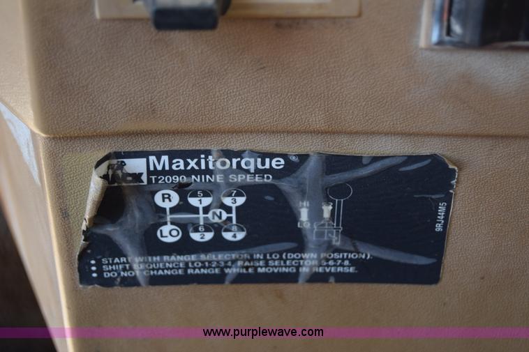 image for item J6657 1985 Mack water tanker truck