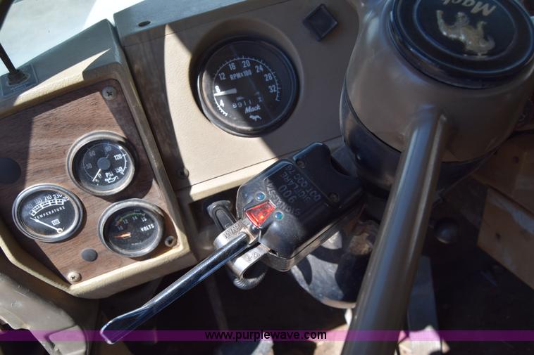 image for item J6657 1985 Mack water tanker truck