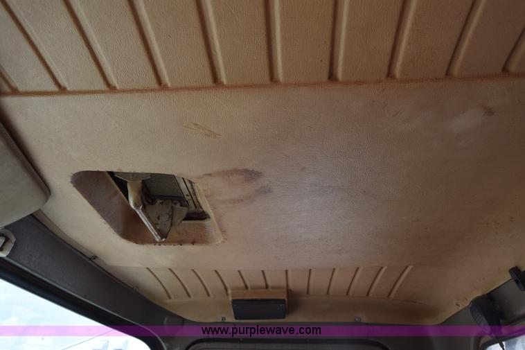 image for item J6657 1985 Mack water tanker truck