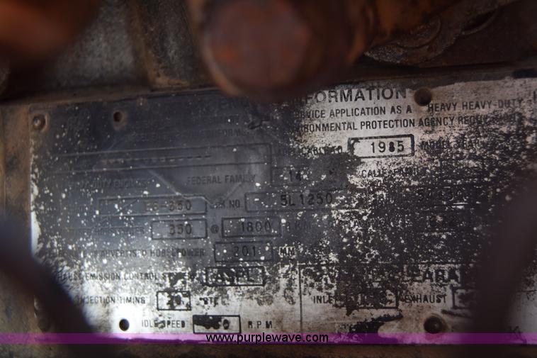 image for item J6657 1985 Mack water tanker truck