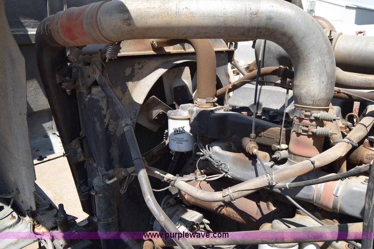 image for item J6657 1985 Mack water tanker truck