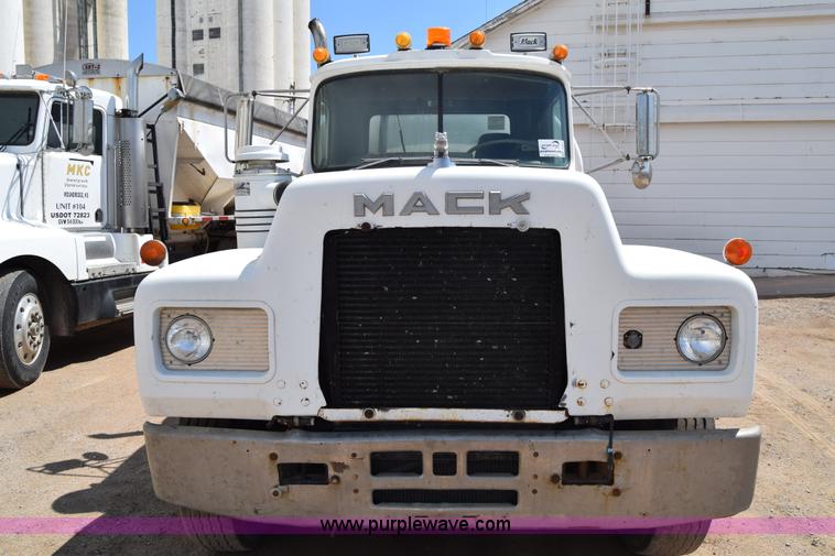 image for item J6657 1985 Mack water tanker truck