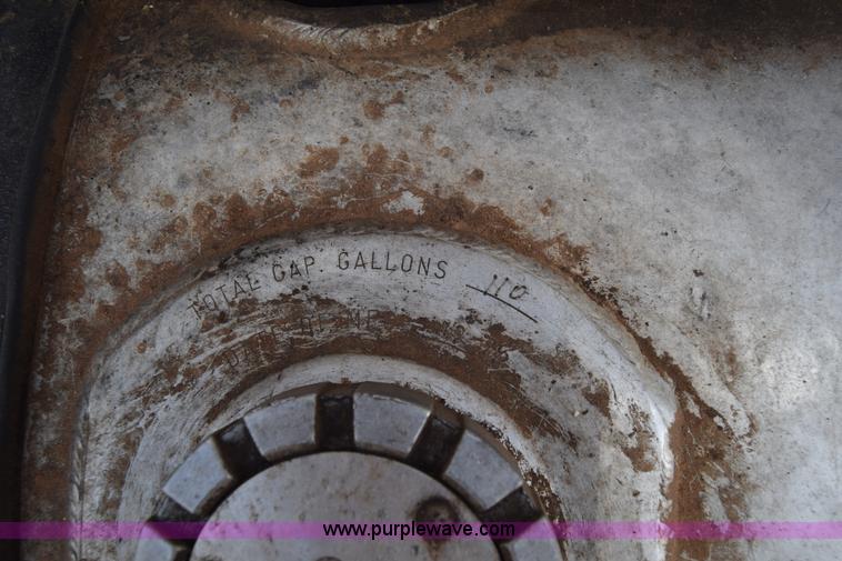 image for item J6657 1985 Mack water tanker truck