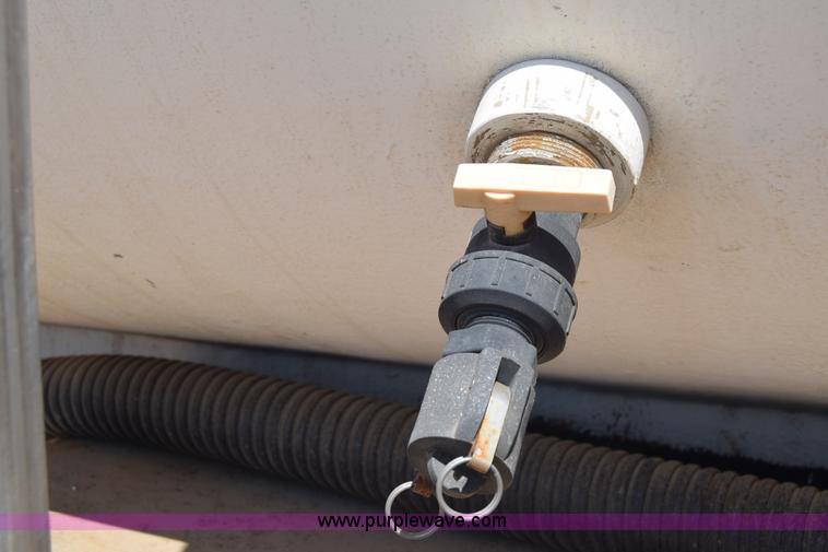 image for item J6657 1985 Mack water tanker truck