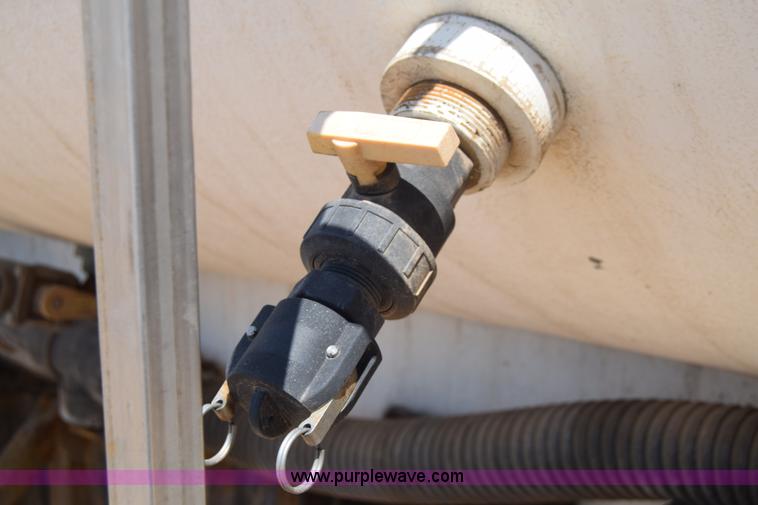 image for item J6657 1985 Mack water tanker truck